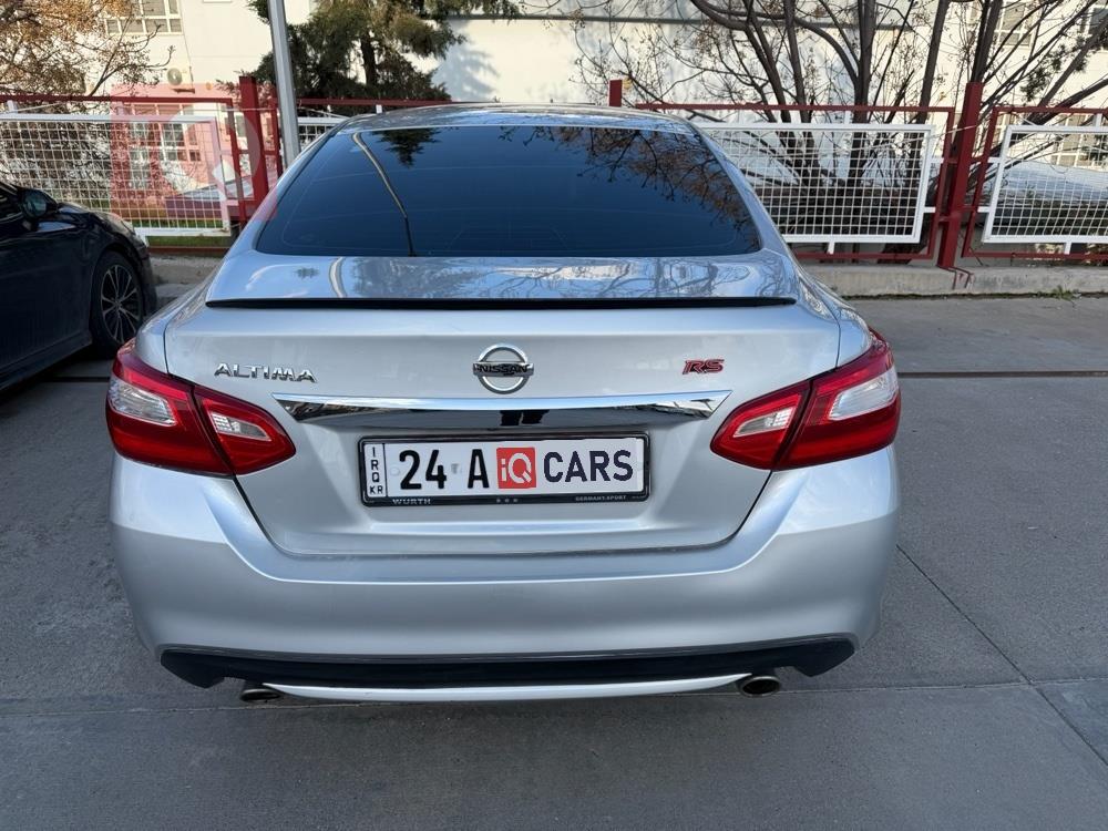 نيسان ألتيما